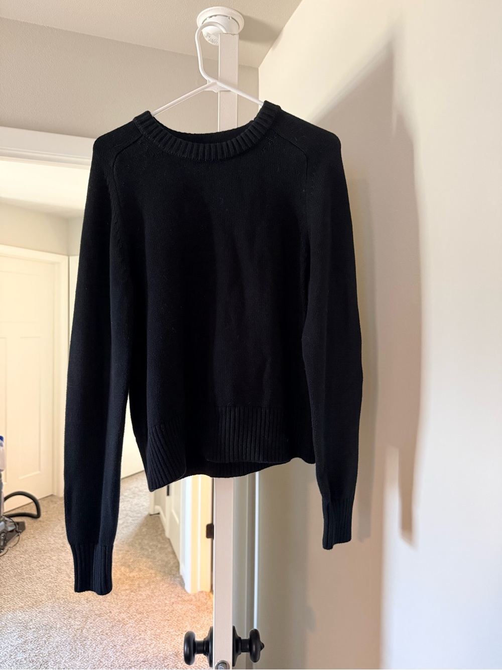 Banana Republic Women's Crewneck Sweater - Classic Knit